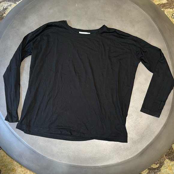Vince Tops - Vince long sleeved black shirt - Small